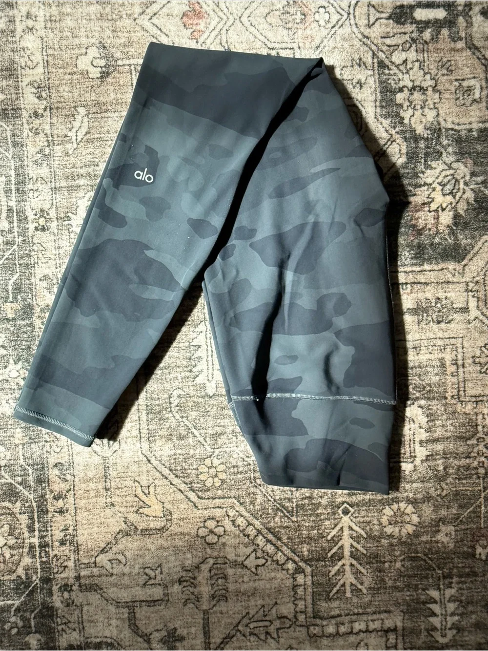 ALO Yoga soft stretchy